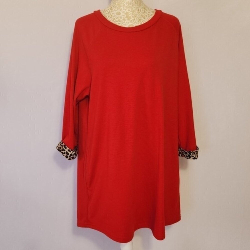 Sunshine & Rodeos Women SZ L Red 3/4 Sleeve Leopard Print Cuff Relaxed Fit Tunic - Picture 14 of 14